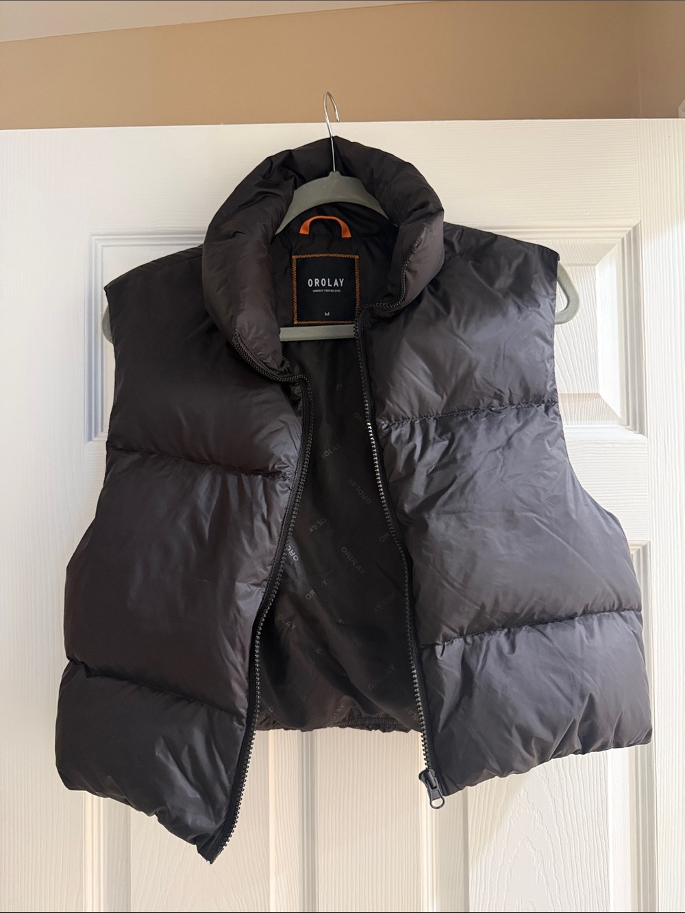 OROLAY Women’s Black Puffer Vest with High Collar